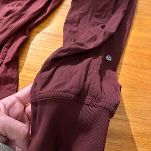 Lulu lemon burgandy jogger worn less than 5 times